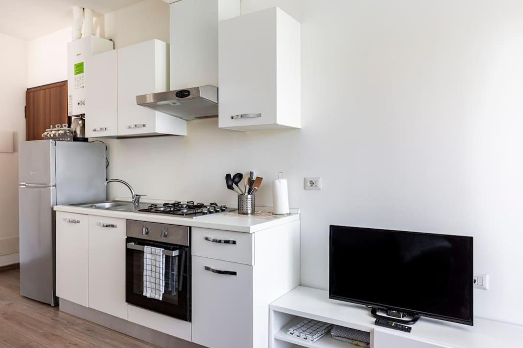 Clelia'S Apartment Комо Экстерьер фото